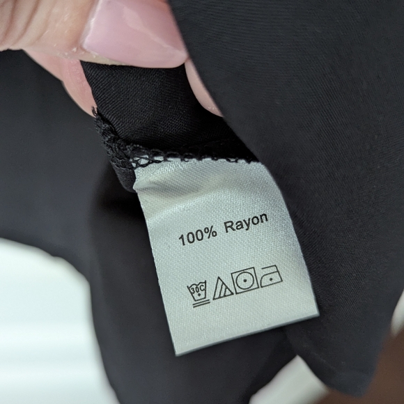 Beautiful Embroidered Women's Top, Soze Medium, Full Cut - Picture 6 of 6